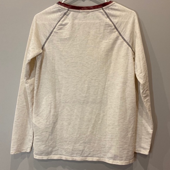 2/$18 Roxy Long Sleeve Shirt With Pocket Size XS - Picture 2 of 4